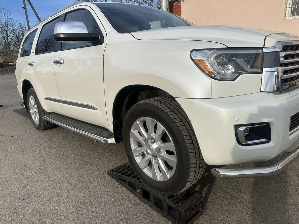 Пороги бічні з листом Toyota Sequoia 1 (2001-2007) від компанії AUTOAS - фото 1