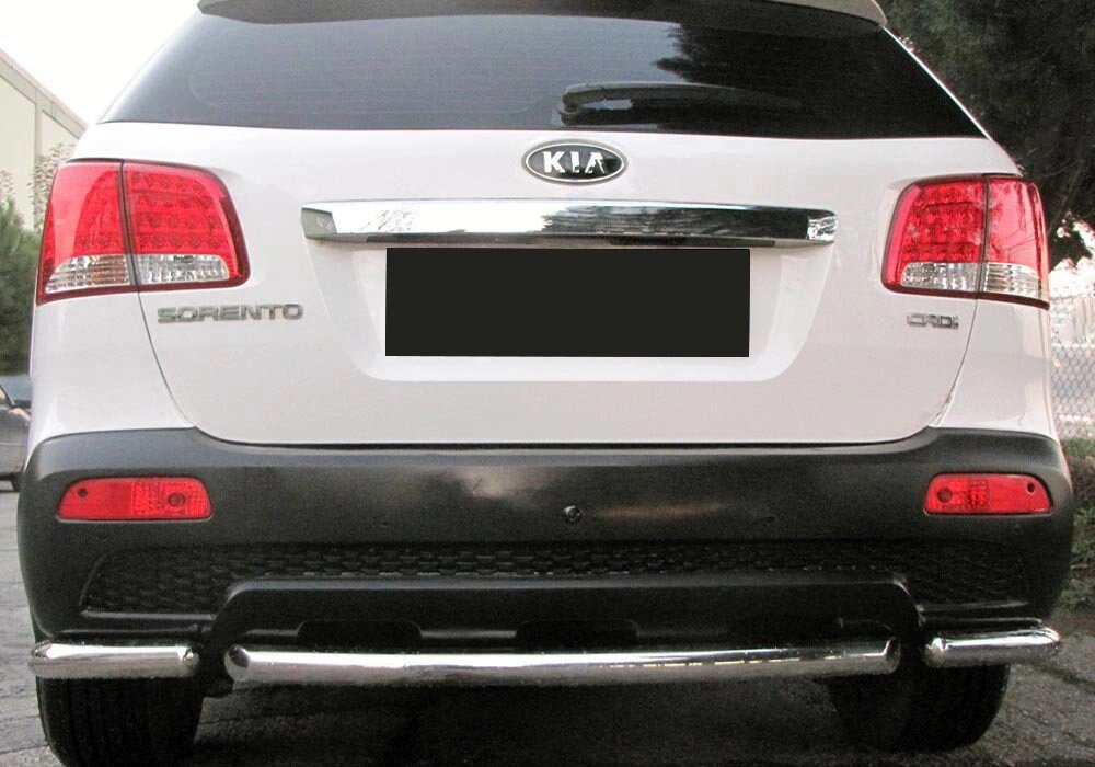 Задні кути з центральної AK007-3 (2 шт., нерж.) для Kia Sorento XM 2009-2014рр. від компанії AUTOAS - фото 1