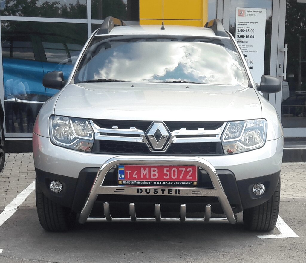 Захист переднього бампера - Кенгурятник Renault Duster (18+) з логотипом і грилем від компанії AUTOAS - фото 1