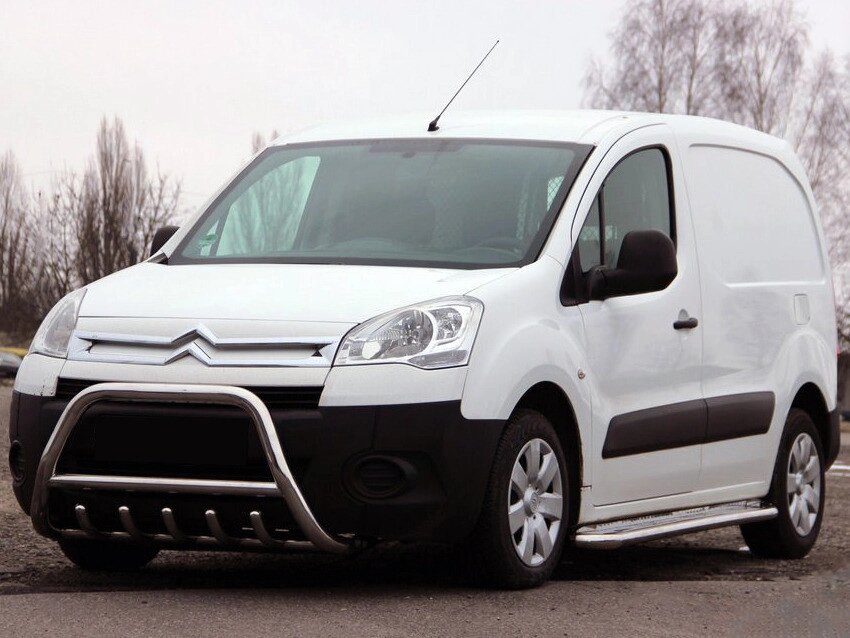 Захист переднього бампера - Кенгурятник з трубою і грилем Citroen Berlingo (08+) від компанії AUTOAS - фото 1