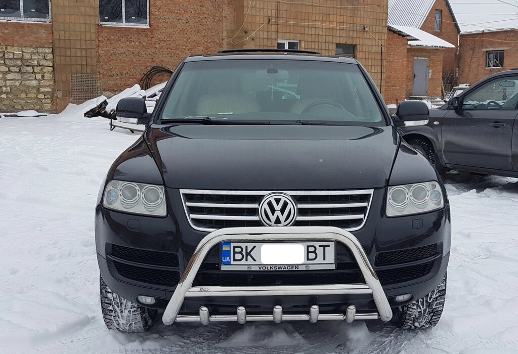 Захист переднього бампера - Кенгурятник з трубою і грилем Volkswagen Touareg (02-10) від компанії AUTOAS - фото 1