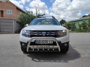 Захист переднього бампера - Кенгурятник Renault Duster (09+з логотипом і грилем