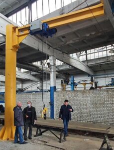 Консольно-поворотний кран 3.2т з електричним тельфером