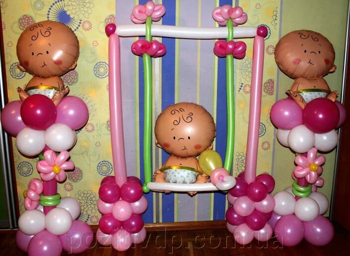 Композиція з повітряних кульок "Малюки на гойдалці" від компанії позитив - фото 1