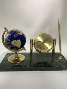 Ексклюзивний набір з глобусом із натурального каміння та морських мінералів, годинником та ручкою.