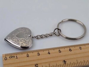 Брелок-медальйон для ключів "Сердечко"