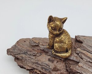 Фігурка "Кошка" з латуні арт. 04700