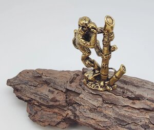 Фігурка "Обезьяна на банановому дереві" з латуні арт. 04689