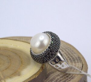Срібне кільце з білими перлами та чорними цирконіями 925 проби арт. 00687