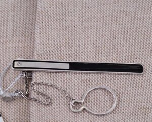 Срібний затискач для краватки з тестами на емаль і цирконію 925.