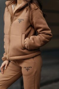 Брендовий теплий костюм Prada на синтепоні куртка + штани. Є розміри. 42/44, L-XL