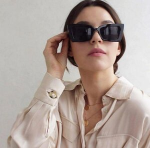 Жіночі окуляри брендові в стилі 90-х. Тренд сезона.