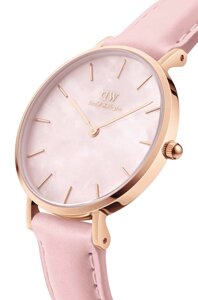 Годинник Daniel Wellington Petite 28 Pink leather жіночий колір рожевий