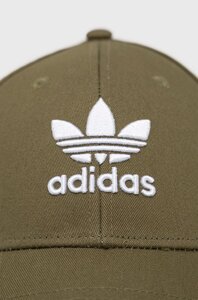 Бавовняна кепка adidas Originals колір зелений з аплікацією