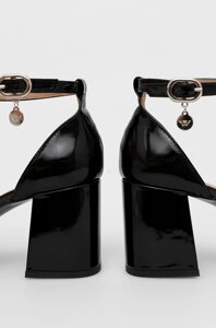 Шкіряні туфлі Wojas колір чорний каблук блок