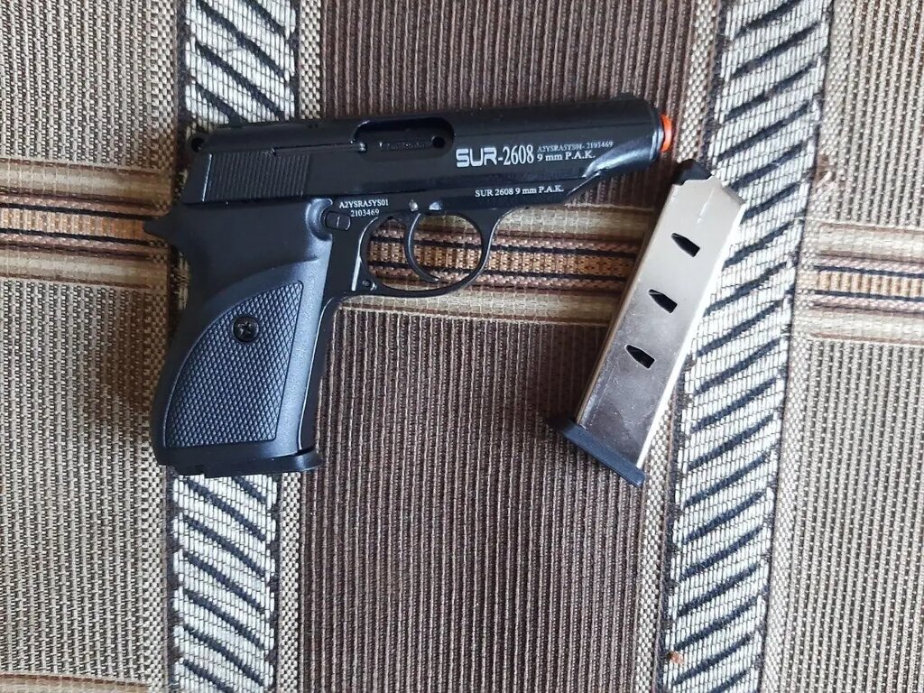 Стартовий пістолет Sur 2608 (чорний) + запасний магазин від компанії Інтернет-магазин Любшоп - фото 1