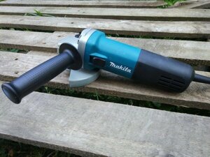 Болгарка Makita 9558HN, 125 мм, 840 Вт, КШМ, турбінка, Гарантія 1 рік