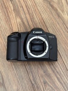 Canon EOS-1 плівкова камера