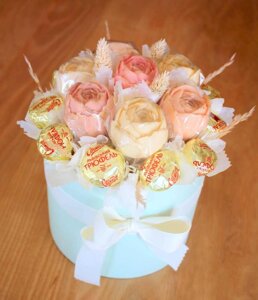 Шоколадний букет з цукерками подарунок квіти рози солодкий набір