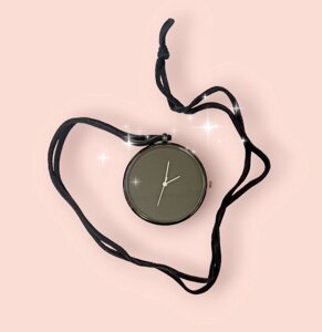 Медальйон годинник на шнурку (чорний з білими стрілками)