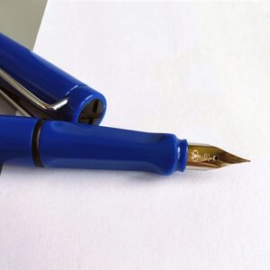 Перова ручка з можливістю дозаправки чорнилом Синя