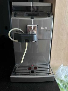 Кавовий апарат Saeco lirika one touch cappuccino