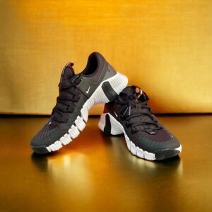 Оригінальні чоловічі кросівки для зали Nike Free Metcon 5 DV3950-001 розмір (38)24 см