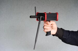 Портативний металошукач із глибокою зоною сканування та простим керуванням