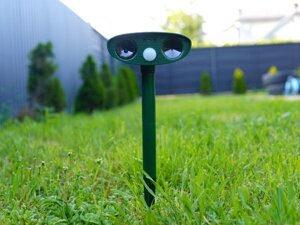 Ультразвуковий відлякувач BauTech тварин від сонячної панелі Зелений