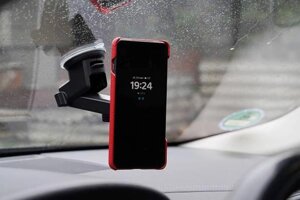 Магнітний автомобільний тримач із бездротовою зарядкою MagSafe для iPhone