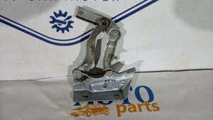 Mercedes B-Class W245 lift 08-11 Петля капота левая