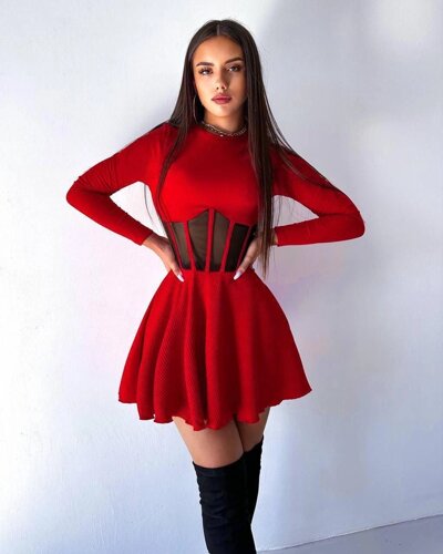 Сукня жіноча, червоного кольору с корсетом