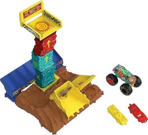 Ігровий набір Hot Wheels Monster Trucks Arena Smashers, машинка в масштабі 1:64, 2 машини, які можна розбити