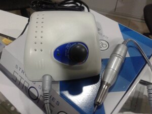 Фрезер для манікюру і педикюру strong 210/120II (30 тис. оборотів)