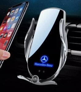 Автомобільний тримач мобільного телефону з міцною магнітною наліпкою.