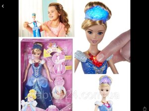 Disney Princess Glittering Lights Cinderella Doll Попелюшка зі світловими ефектами