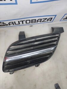 Решітка радіатора ліва 62332 BM400 Nissan Primera P12 2000-2006