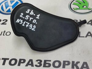 8D0131541B Бачок вакуумної системи двигуна Шкода СуперБ 1/ Skoda Superb1