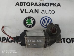 Електропідсилювач керма з редуктором 1K0909144R VW Б 7 USA 1.8Б