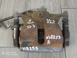 Супорт правий передній 8V0615124D СуперБ 3 Skoda