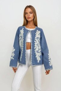 Жіночий жакет з вишивкою