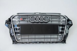Решітка радіатора Audi A3 2013-2016гід Чорна з хромом (у стилі S-Line)