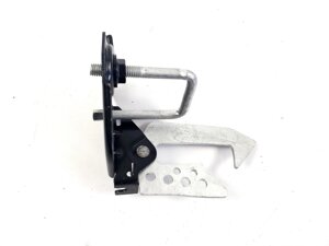 Защечка замку капота BMW 5 / 6. / Z4 ( Верхній правий)51237183764