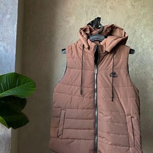 Якісна жіноча жилетка демі з капюшоном пудрового кольору
