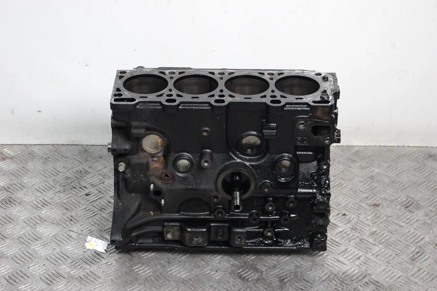Блок двигуна 2.0 Diesel під гільзовку Mazda 6 (GH) 2008-2012 RF7J10300A (71528) від компанії Автозапчастини б/в для японських автомобілів - вибирайте Razborka6062 - фото 1