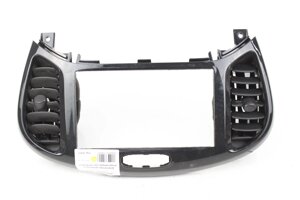 Дефлектори центральних повітропроводів Nissan Juke (YF15) 2010-2019 682601KK0P (43371)