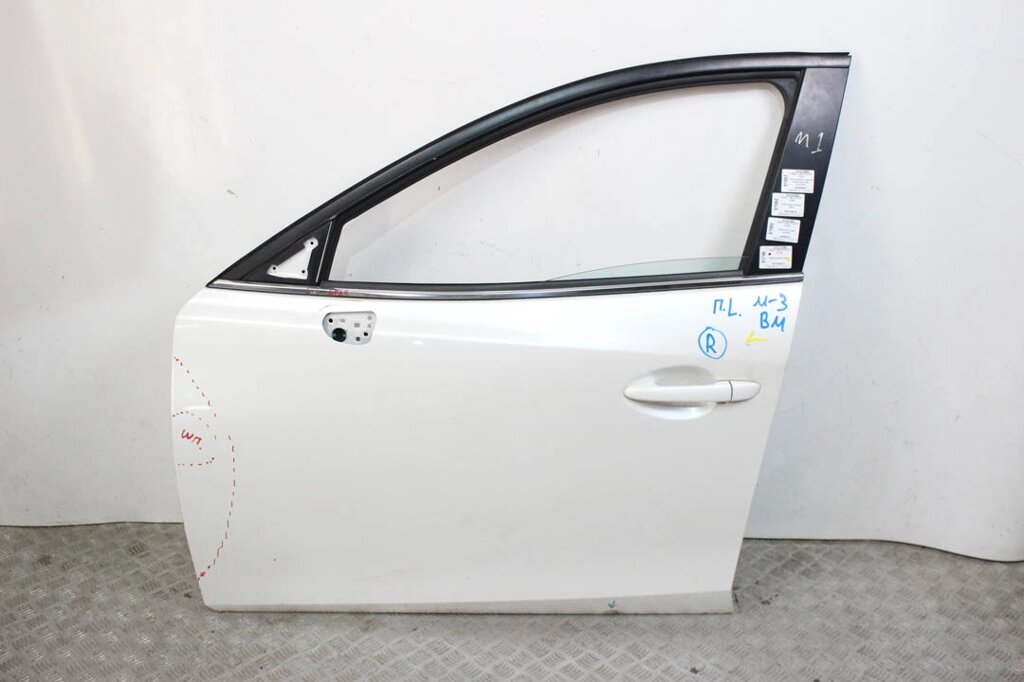 Двері передні ліві Mazda 3 (BM) 2012-2018 BHY05902XF (61748) дефек 12000 грн від компанії Автозапчастини б/в для японських автомобілів - вибирайте Razborka6062 - фото 1