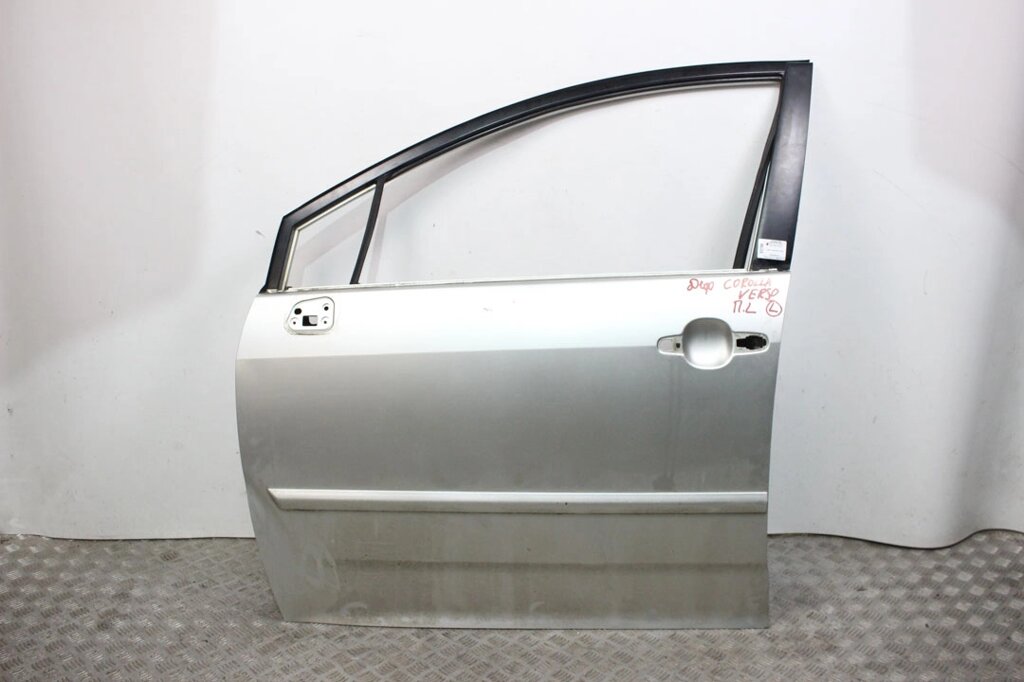 Двері передня ліва дефект Toyota Corolla Verso 2004-2009 670020F010 (80918) від компанії Автозапчастини б/в для японських автомобілів - вибирайте Razborka6062 - фото 1