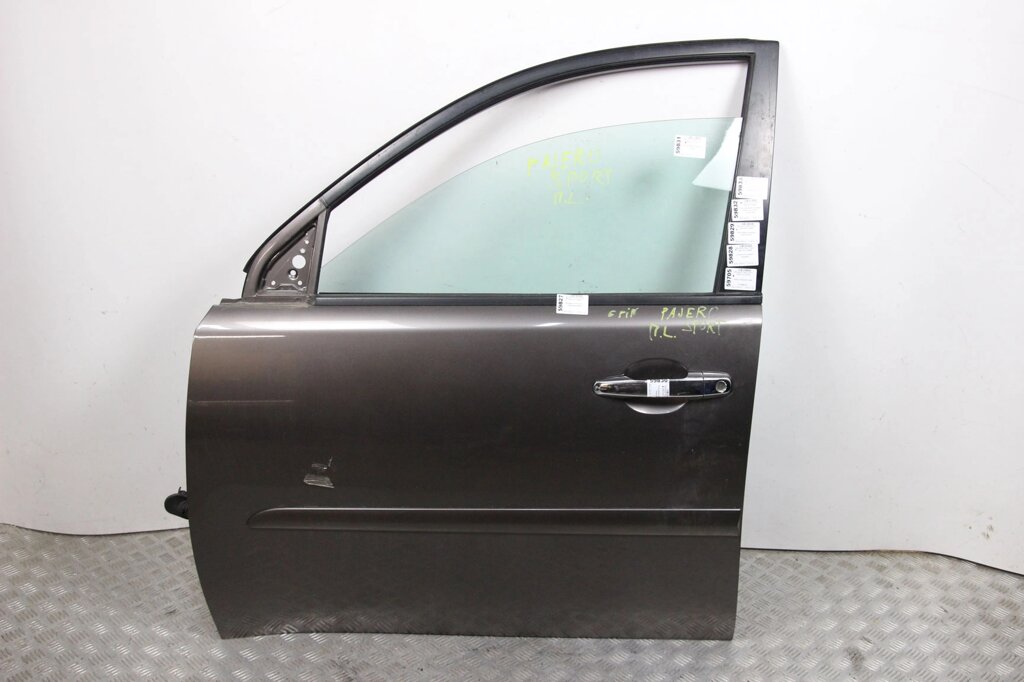 Двері передня ліва Mitsubishi Pajero Sport (KH) 20082015 5700B529 (59705) від компанії Автозапчастини б/в для японських автомобілів - вибирайте Razborka6062 - фото 1