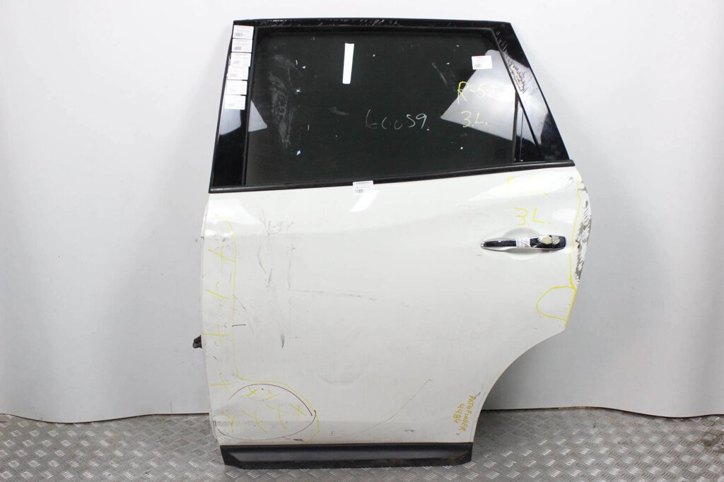 Двері задні ліві дефект Nissan Pathfinder (R52) 2014-2020 821013KA1A (42743) від компанії Автозапчастини б/в для японських автомобілів - вибирайте Razborka6062 - фото 1